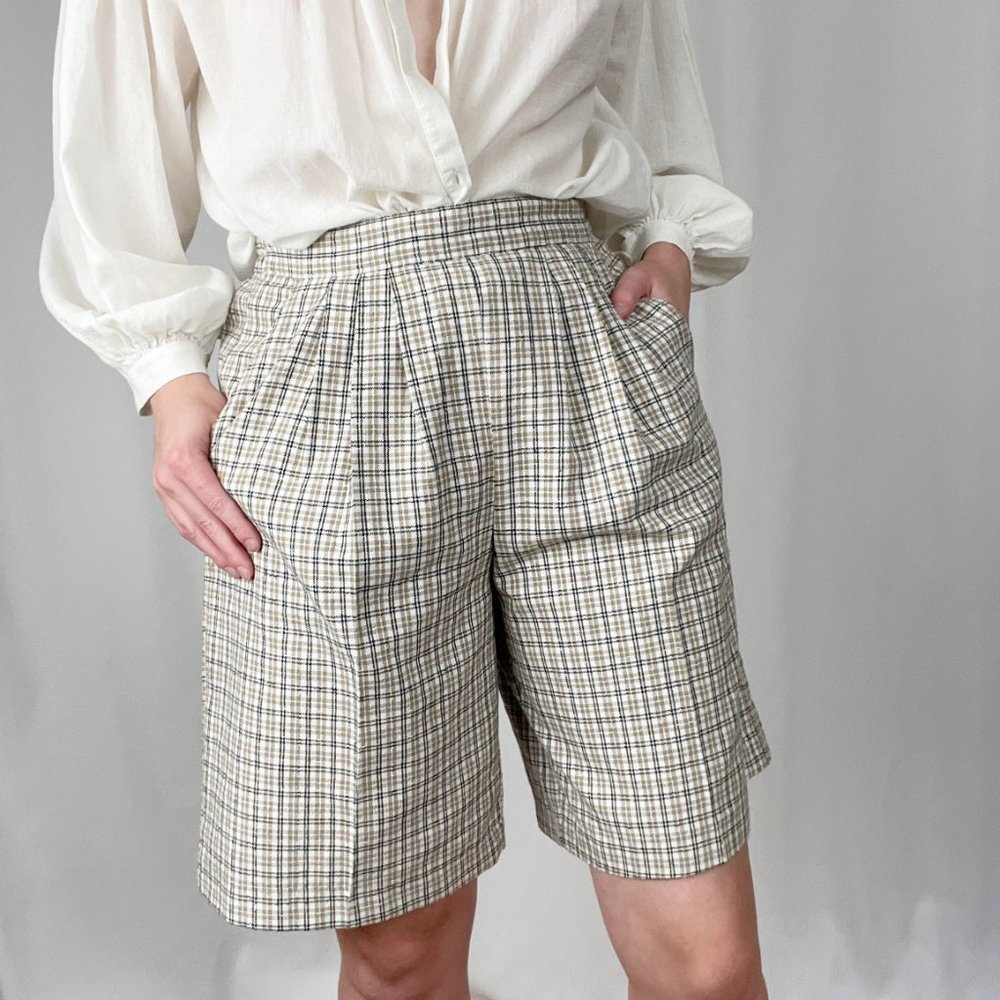Vintage High Rise Plaid Woven Knit Pleated Relaxed Fit Straight Leg Long Shorts - Picture 2 of 8